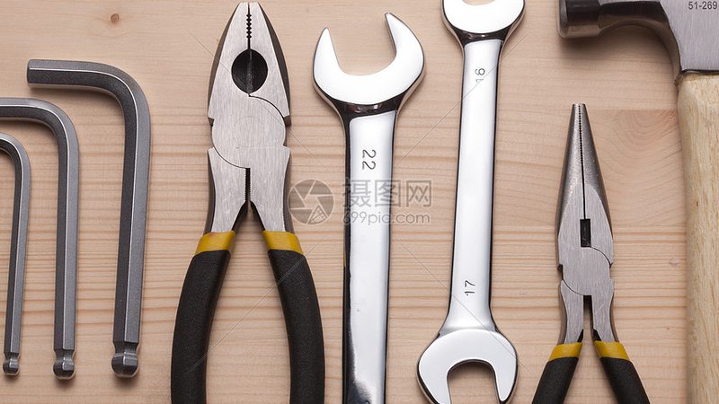 热处理工艺是影响五金工具性能的关键因素。以下是一些常见的热处理工艺及其特点：